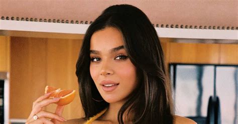 Hailee Steinfeld Partners With Frankies Bikinis: Pics